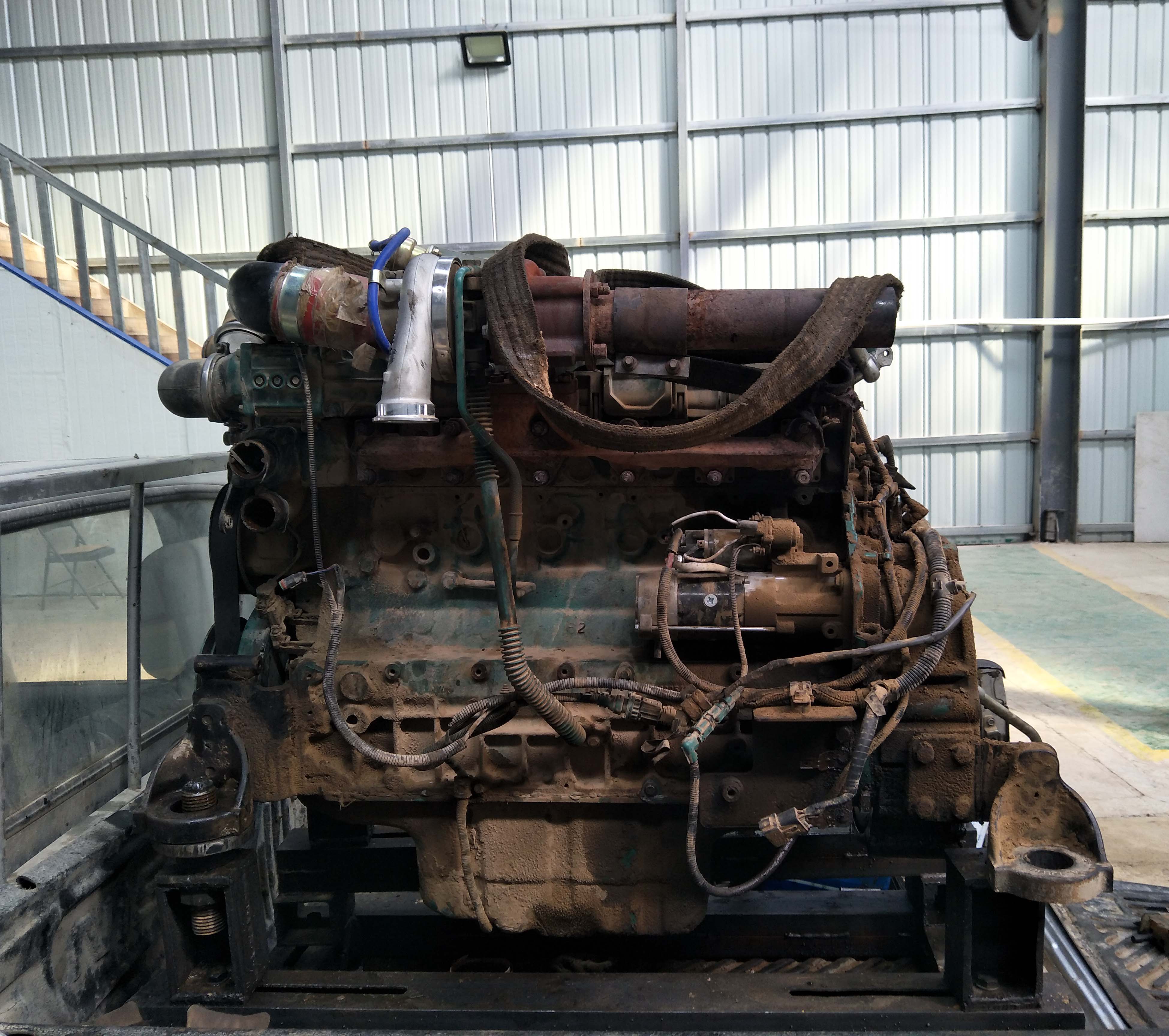 EC210 D6E發(fā)動機(jī)大修